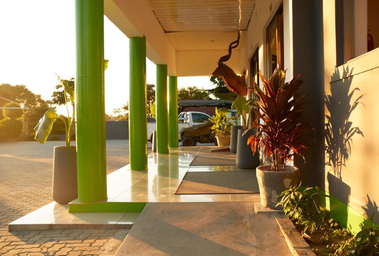 Laha Hotel Maun Buitenkant foto