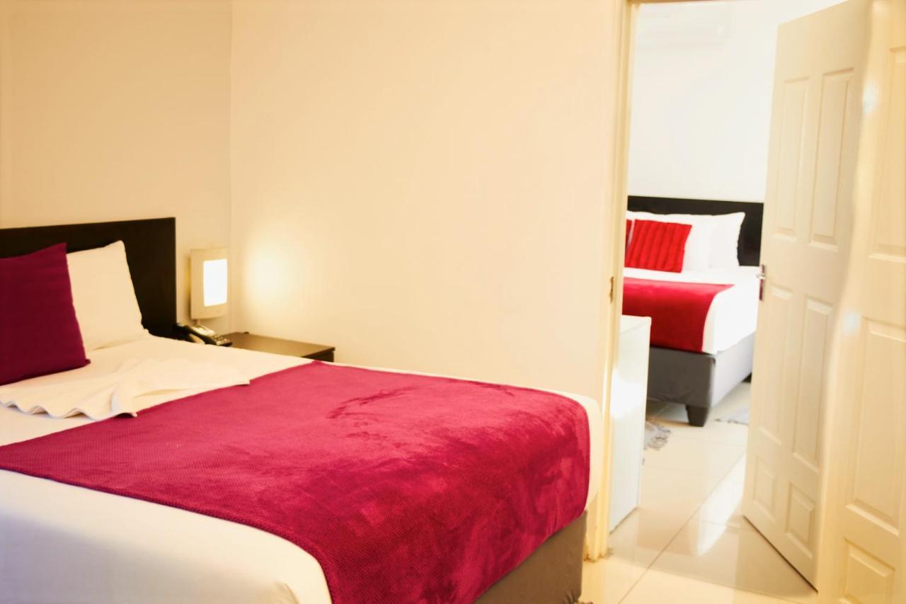 Laha Hotel Maun Buitenkant foto