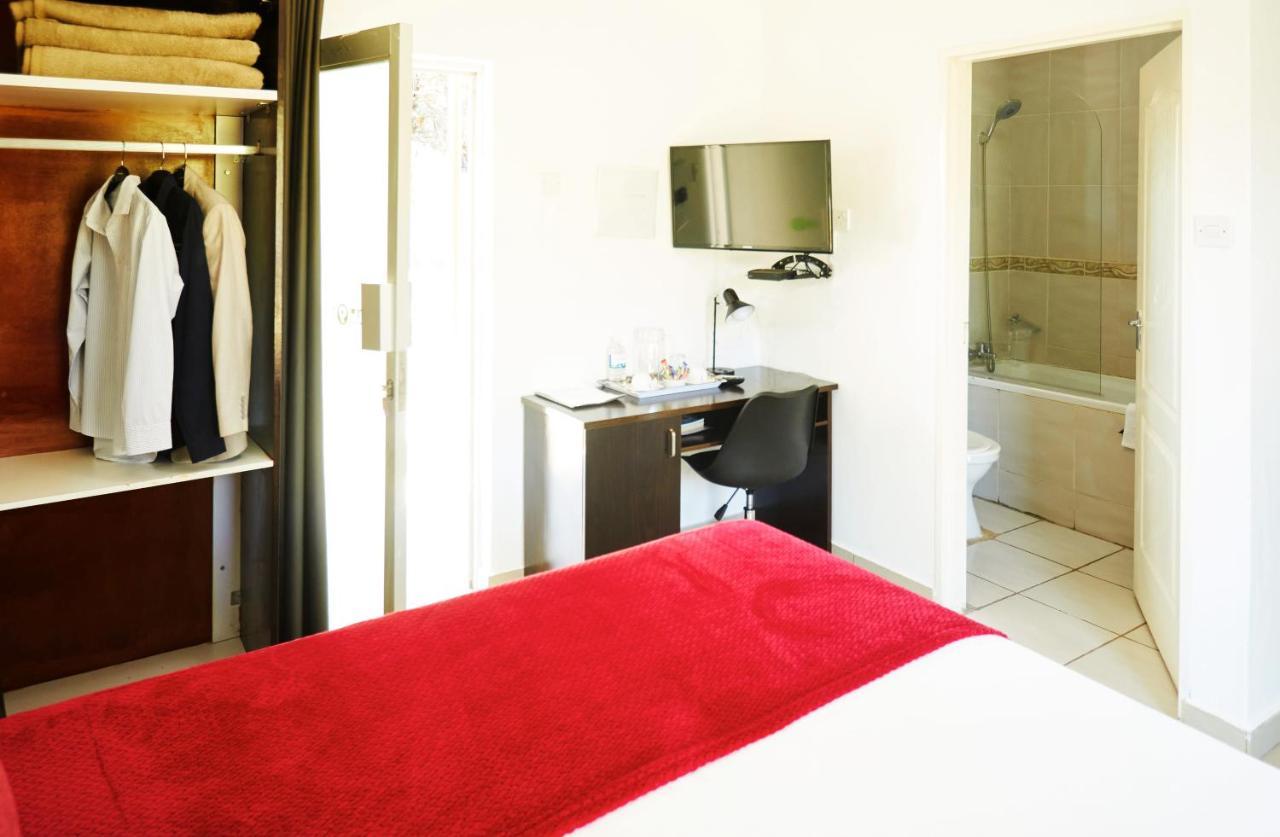 Laha Hotel Maun Buitenkant foto
